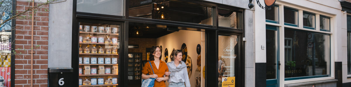 Summer shopping in the streets of Gouda - Gallery 1 5