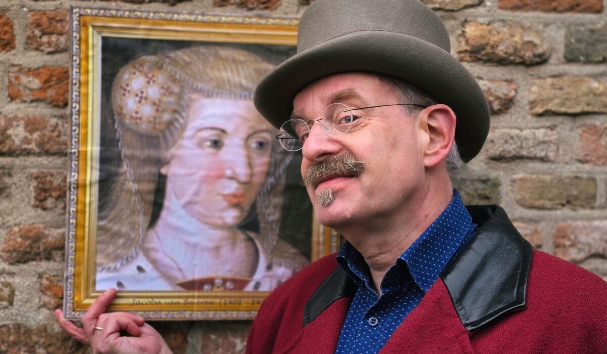 Story Trail Stadswandeling Gouda Verteller Godefridus met Jacoa van Beijeren 4000x2252