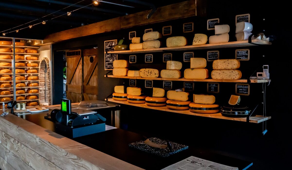 Store scaled