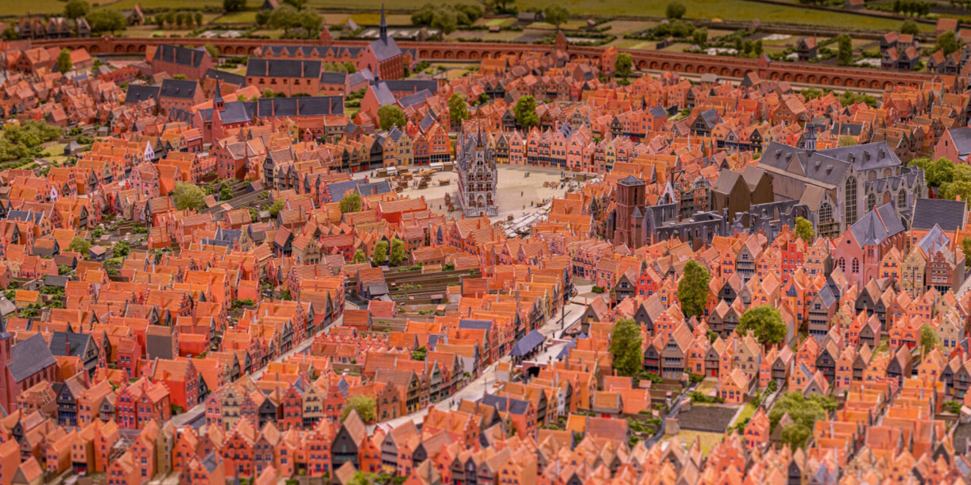 Guided tour of the city model at the Gouda Museum