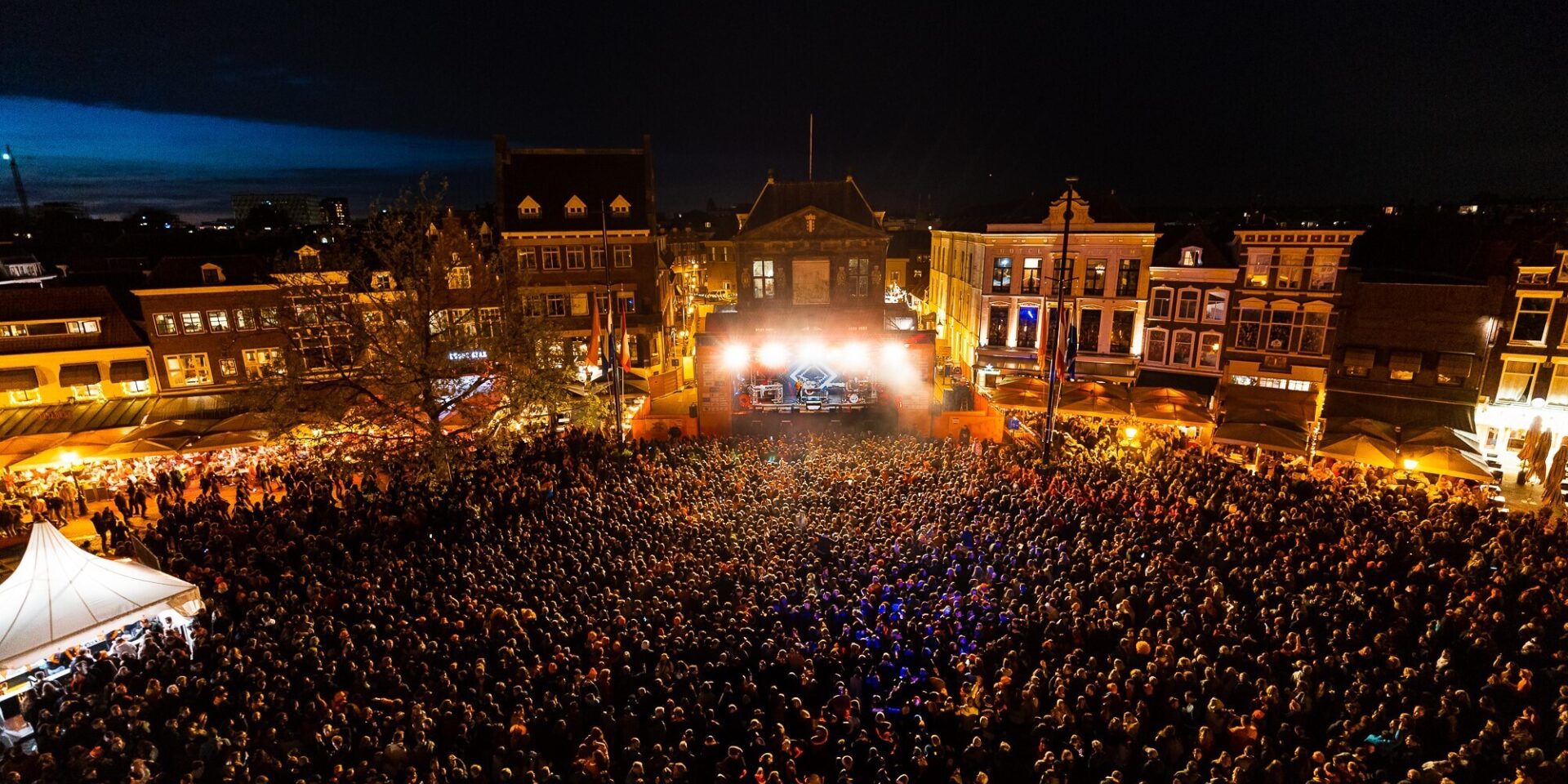 Gouda kleurt opnieuw oranje tijdens Koningsnacht en Koningsdag - Uitgelicht