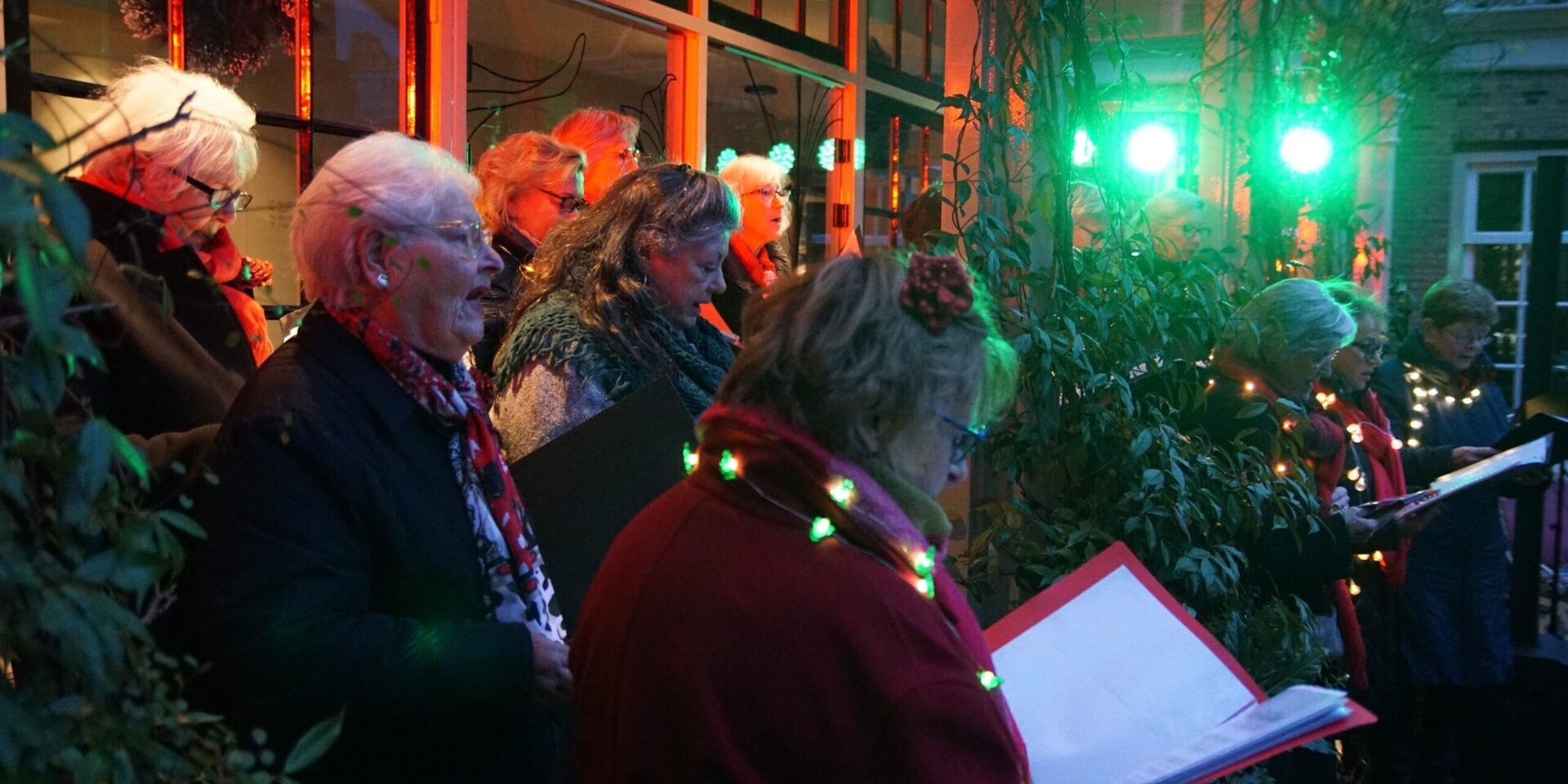La maison de la culture Garenspinnerij propose musique et art lumineux lors de l'événement « Gouda bij Kaarslicht » (Gouda à la lueur des bougies) - À la une