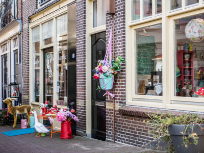 YP 18 VVV Juffrouw Saartje 02
