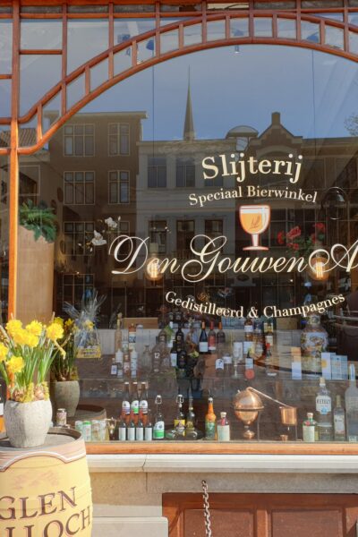 Tienda de licores y cerveza Den Gouwen Aar 1