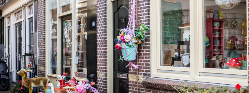 YP 18 VVV Juffrouw Saartje 02